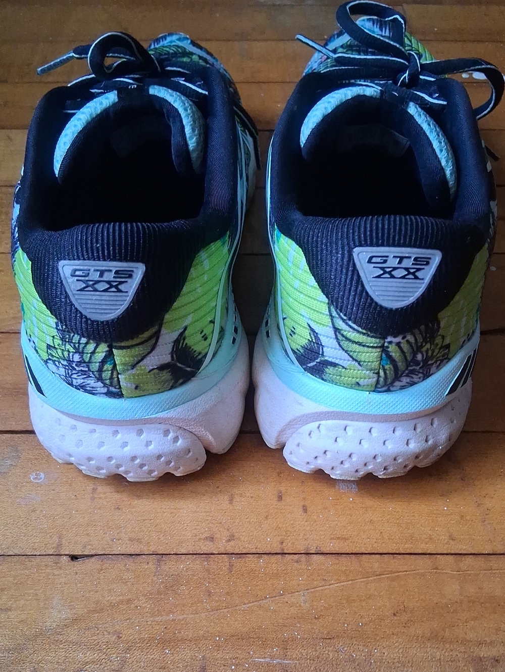 Brooks Sz 9 Adrenaline GTS - Picture 4 of 11